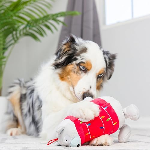 Miniatura 6 de Huxley & Kent para perros  Deck The Bear (pequeño)  Juguete de peluche navideño para perros con chirriador  Regalo divertido para perros  Divertido,