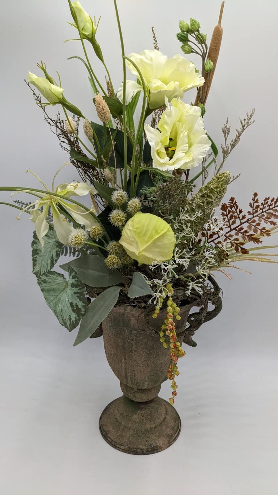 Herbstgesteck Herbstdeko Blüten Hopfen Farn Gräser gelb grün im Pokal