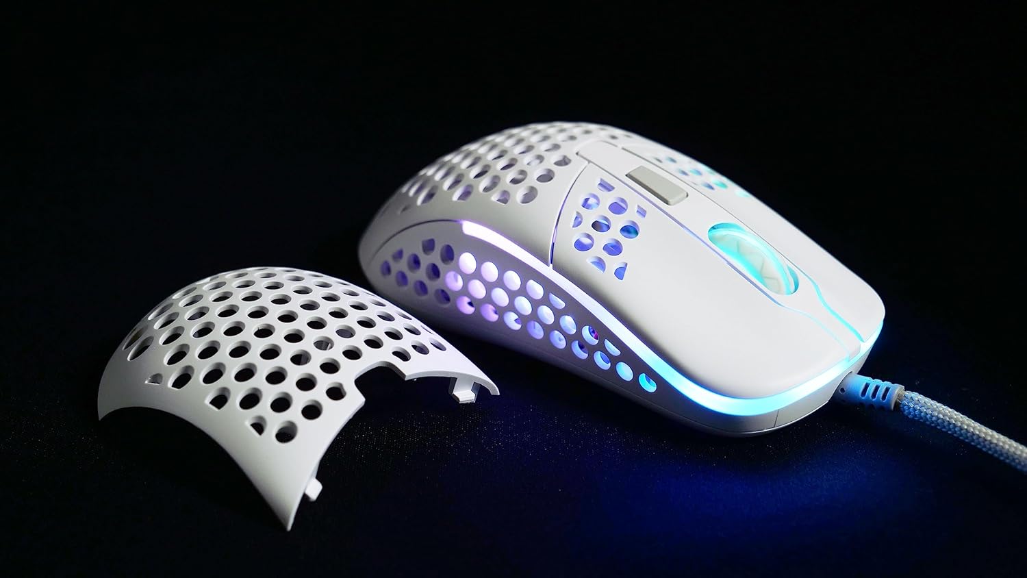 Xtrfy M42 RGB, Ratón Gaming Ultraligero con Cable, Sensor Pixart 3389 de Última Generación, Carcasa Modular (incluye 2 Tamaños), Iluminación RGB Regulable, White Edition 6