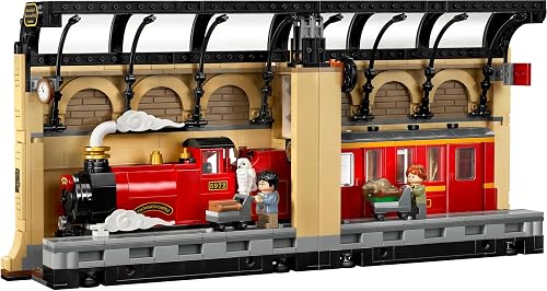 LEGO Harry Potter Book Nook: Hogwarts Express 76450 - 10