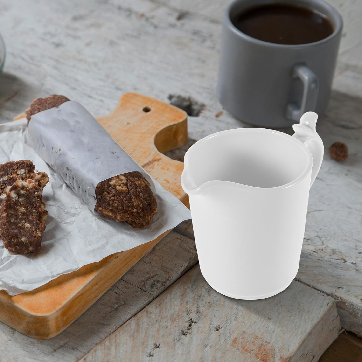 Retro Ceramic Milk Jug 260ml, Small Espresso Pitcher with Handle, Porcelain Creamer for Coffee and Gravy Serving, Suitable for Latte Art and Home Kitchen Use