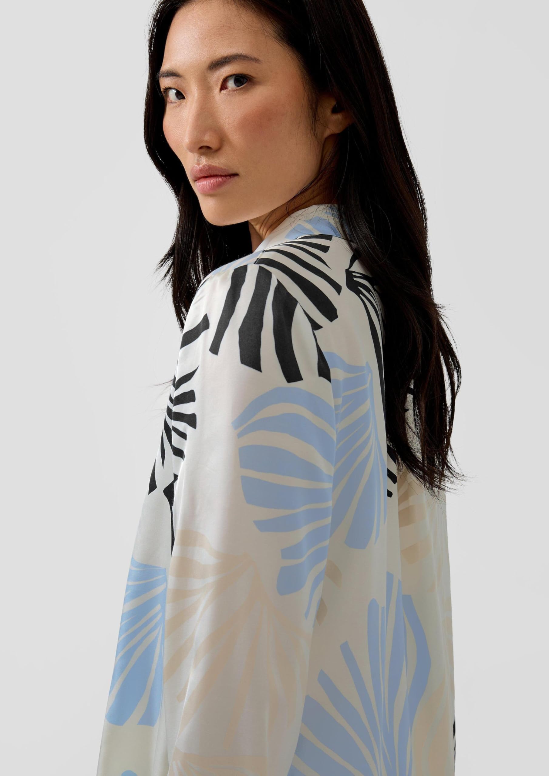 s.Oliver Satinierte Viskose-Bluse mit All-Over-Print und Manschetten