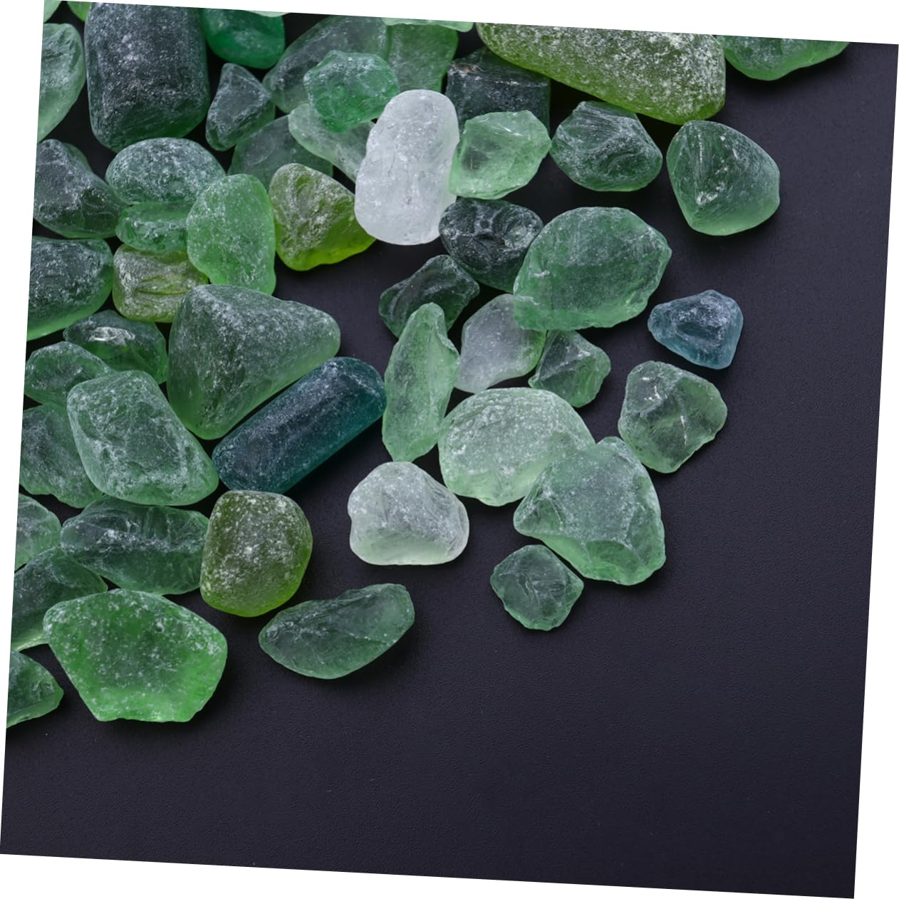 BESPORTBLE Natural Crystal Pebbles for Fish Tank Tumbled Stones Emerald 500g Pack