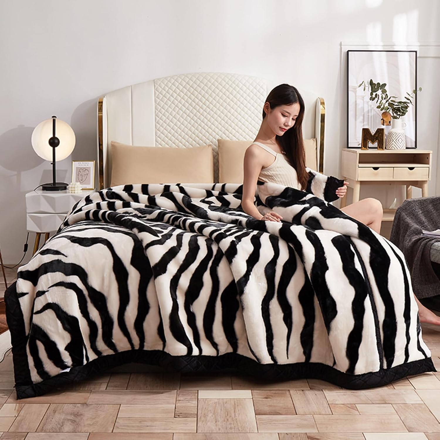Heavy Korean Mink Blanket, 6.6LB Zebra Thickness Winter Black and White Plush Double-Layer Blanket Ultra Soft Warm for Bed(Black+Cream)