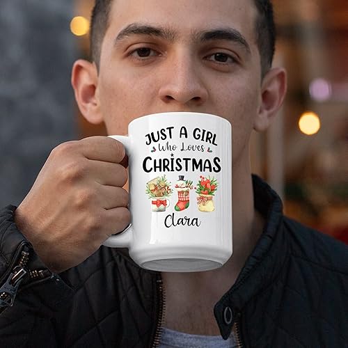 Miniatura 3 de Taza de café de Navidad personalizada, taza de café con texto en inglés Just A Girl Who Loves Christmas, taza de cerámica personalizada con nombre,