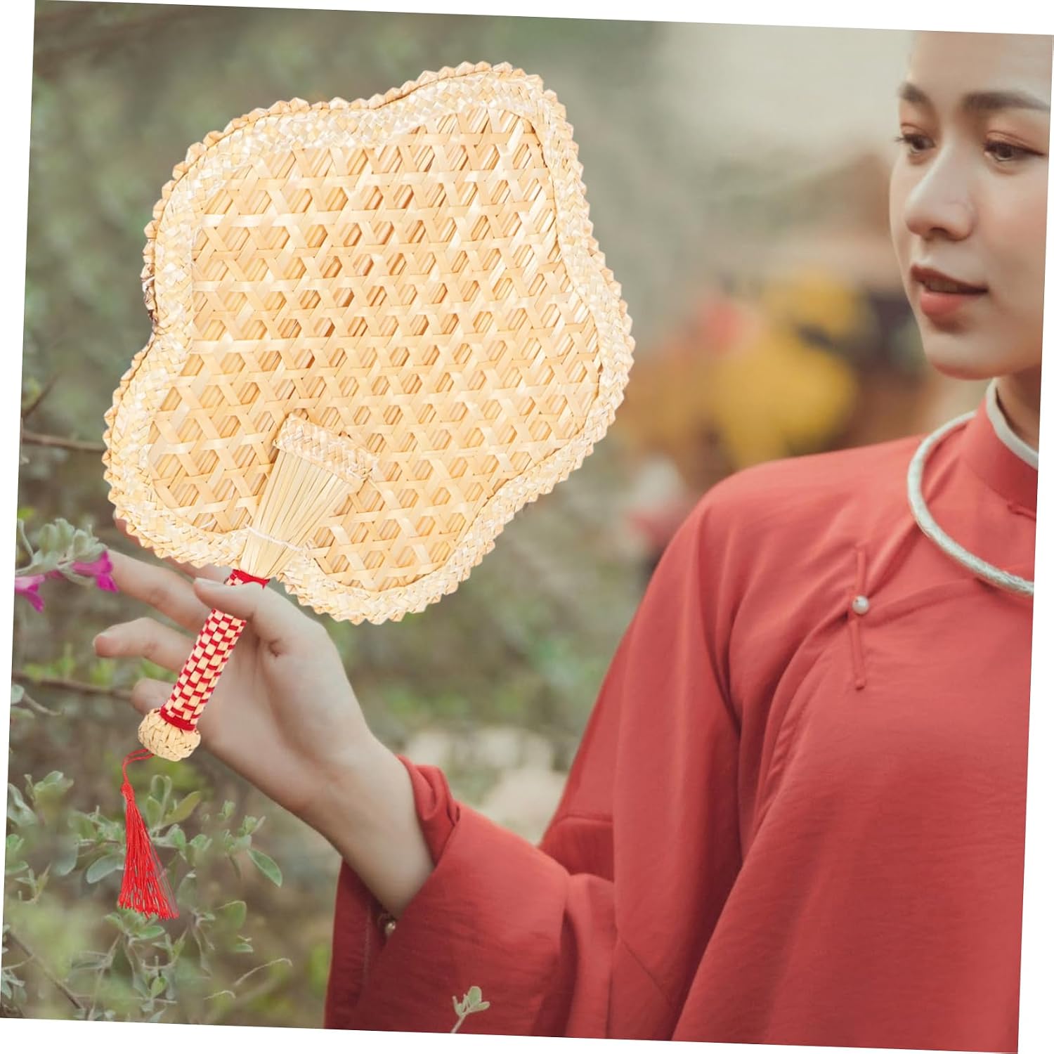 Handmade Woven Straw Handheld Fan for Summer Beach Party Decorations