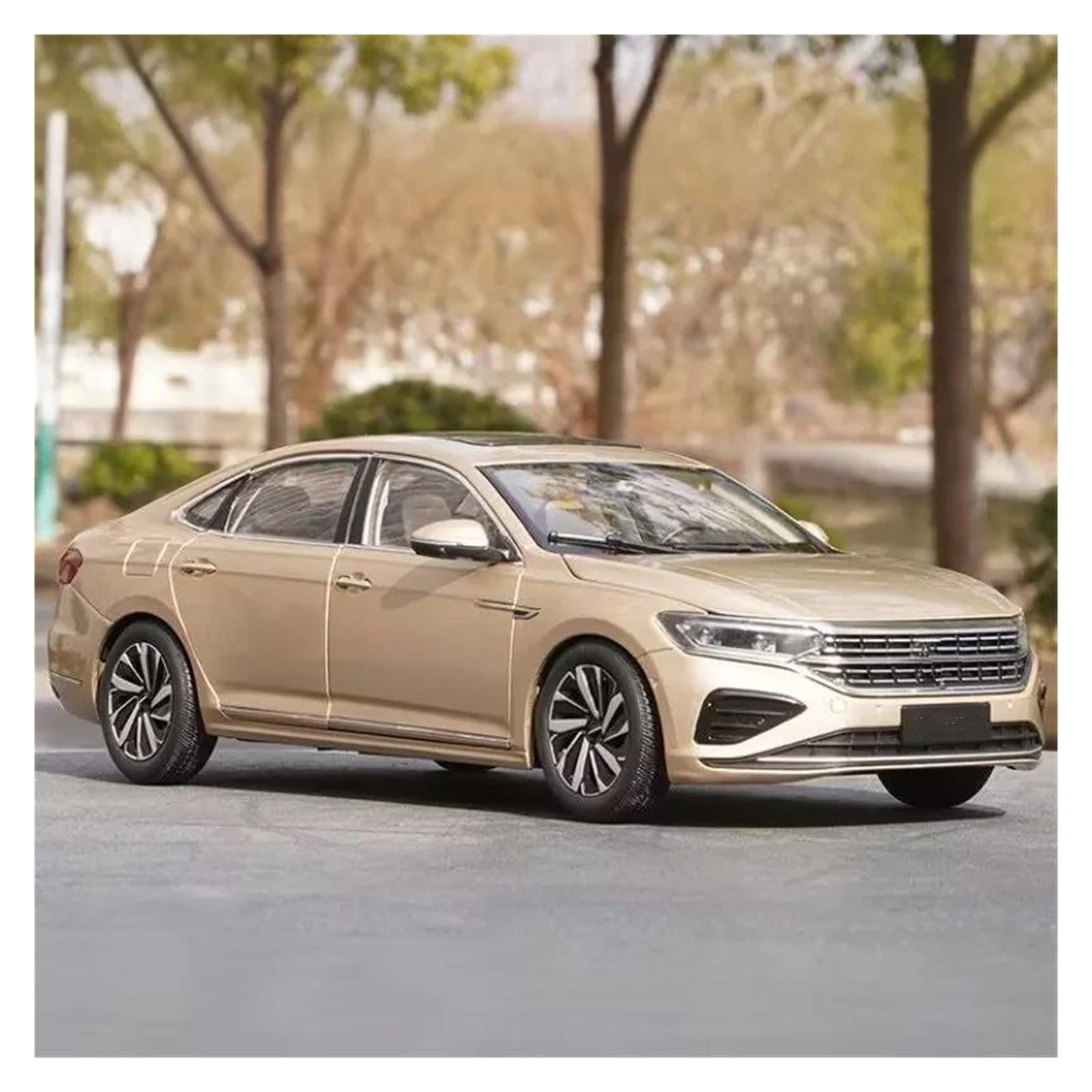 UIFCOG Die Cast Collectible Car Model 1:18 For PASSAT Alloy Model Diecasts Metal Vehicles