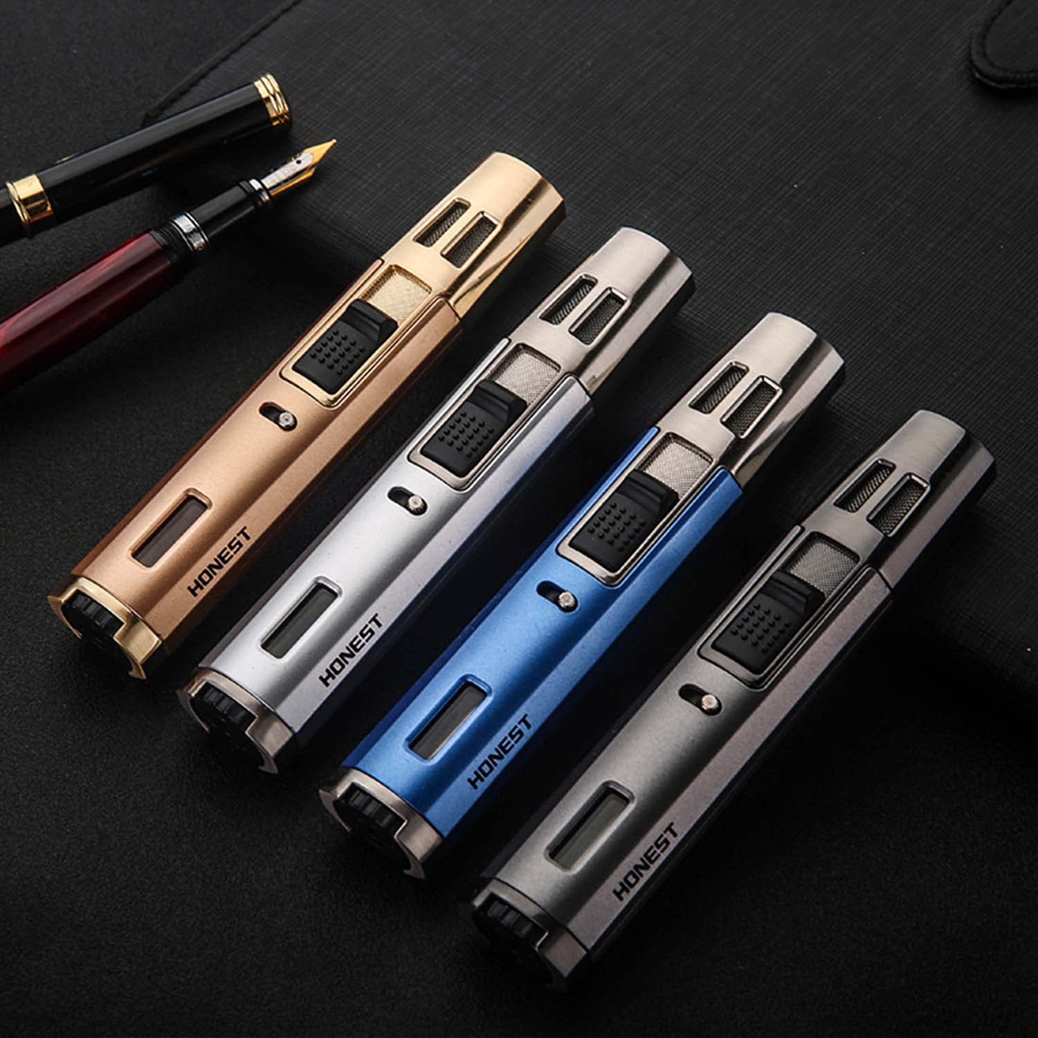 Lot de 4 Briquets Torche à Double Jet Au Butane Rechargeable avec Stylo à Flamme Continue à Fenêtre Visible, Excellents Cadeaux et Outils pour Hommes (sans Gaz)