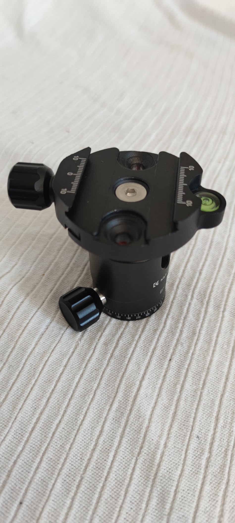 Hält meine Nikon Z6ii stabil auf dem Einbeinstativ