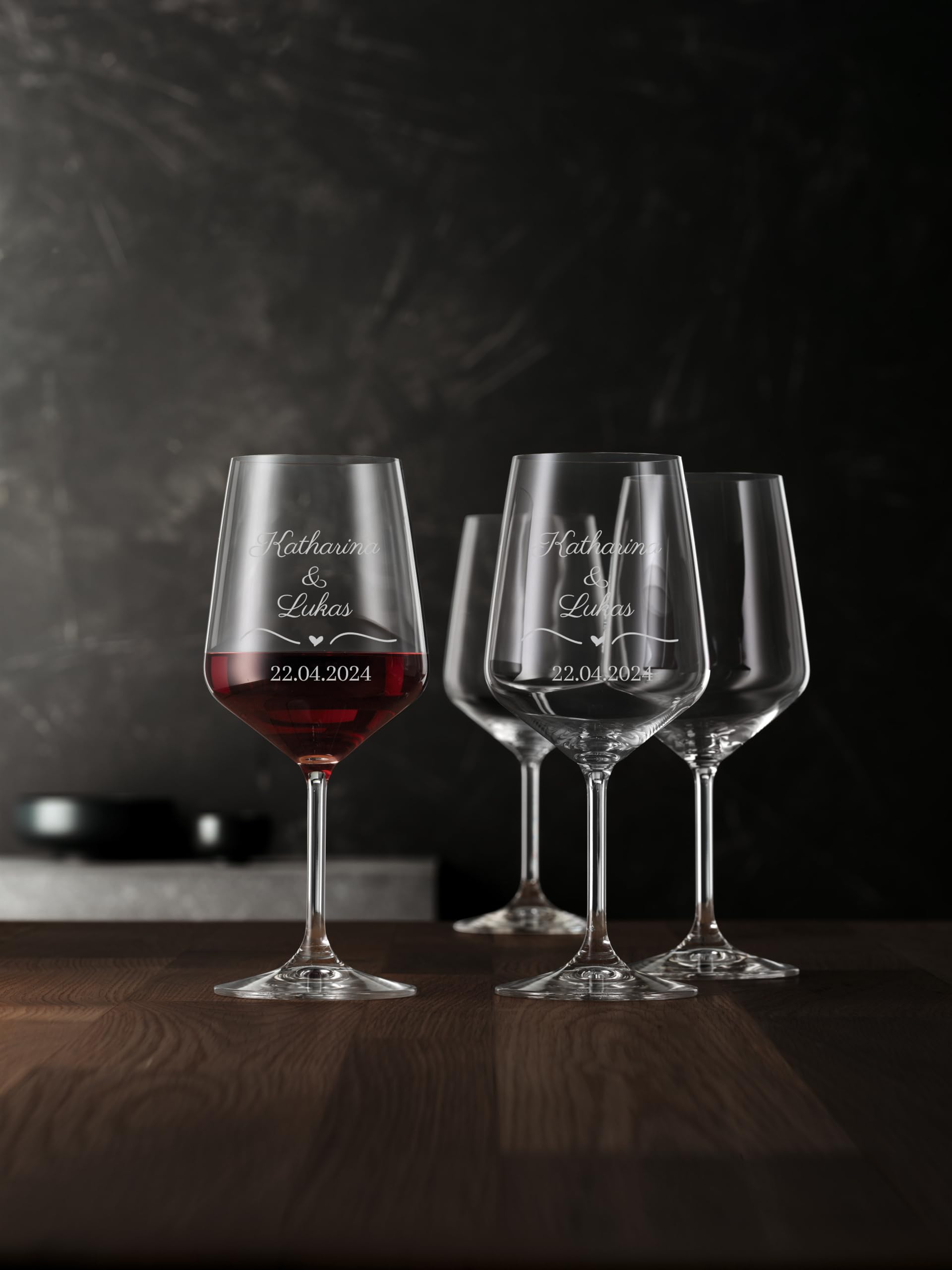 Weinglas 2er Set mit Gravur zur Hochzeit personalisiert mit Namen und Datum/individuelles Geschenk für Brautpaar, zur Verlobung/Jahrestag/Weingläser Spiegelau & Nachtmann Style