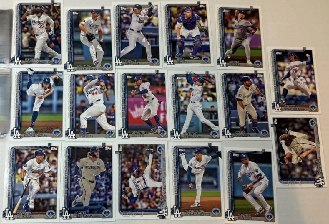 Amazon.com: Los Angeles Dodgers 2025 Topps Factory Sealed 17