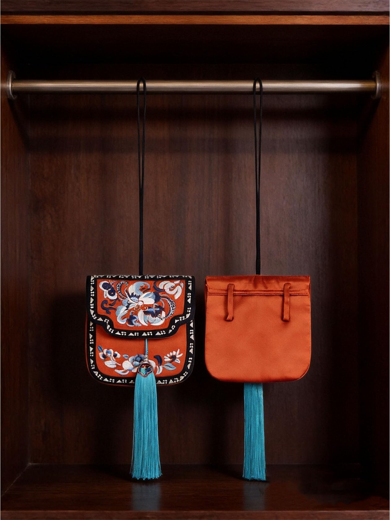 HangErFeng 161 - Bolsa de seda bordada con diseño de mariposa y peonía geométrica
