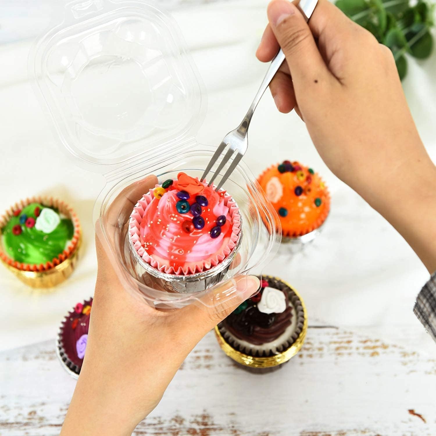 Vumdua Individual Cupcake Containers - 100 Packs Plastic Clear Cupcake Containers, Cake Cupcake Carrier Holder Boxes Dome Holders for Wedding Party, BPA-Free