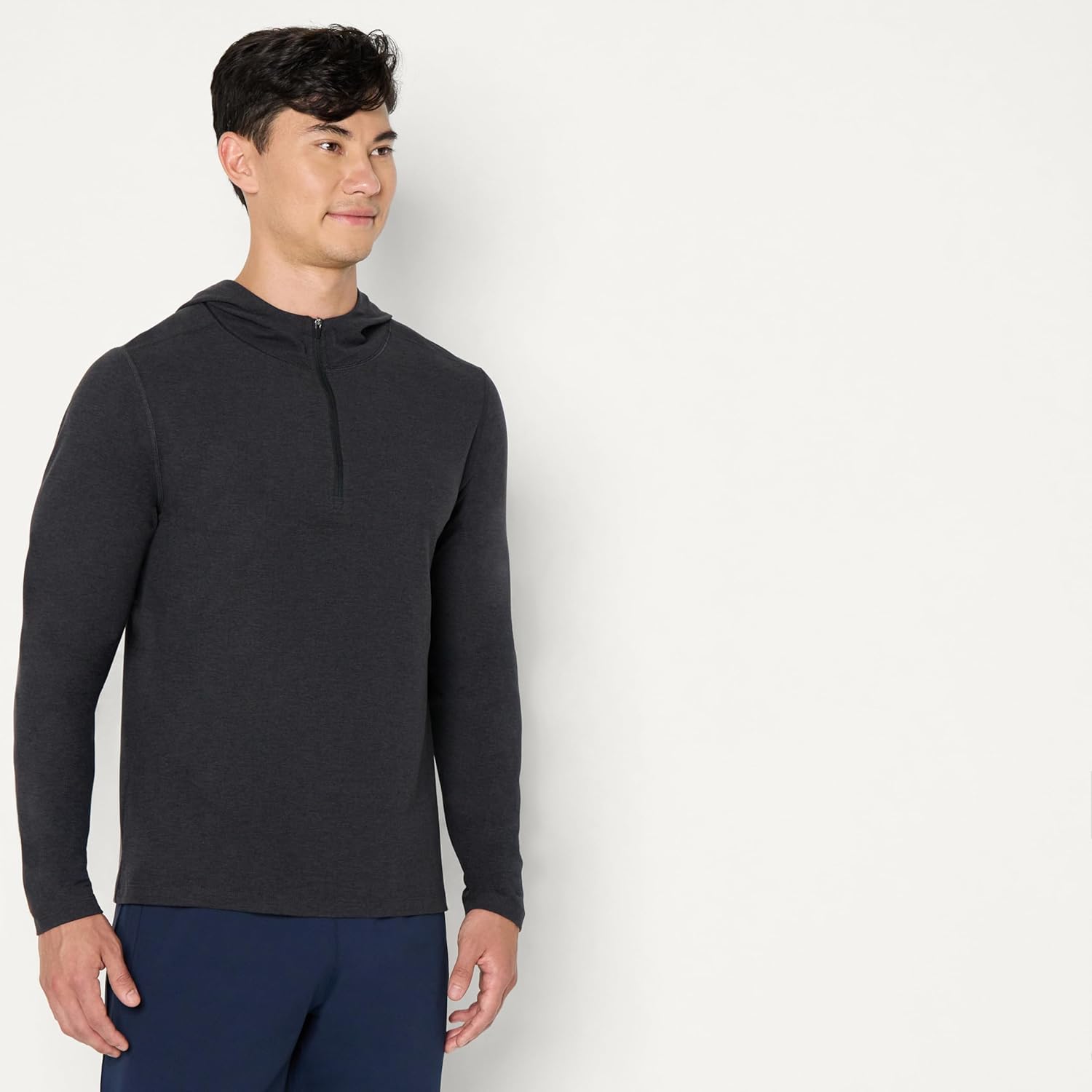 Amazon Essentials Men's Athletic Soft Performance Lightweight Quarter-Zip Hoodie Long Sleeve Workout Top - Image 2