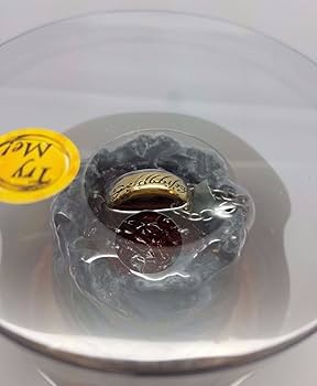 The One Ring 1枚 MTG」、世界にたった1枚だけの「一つの指輪」カードが登場