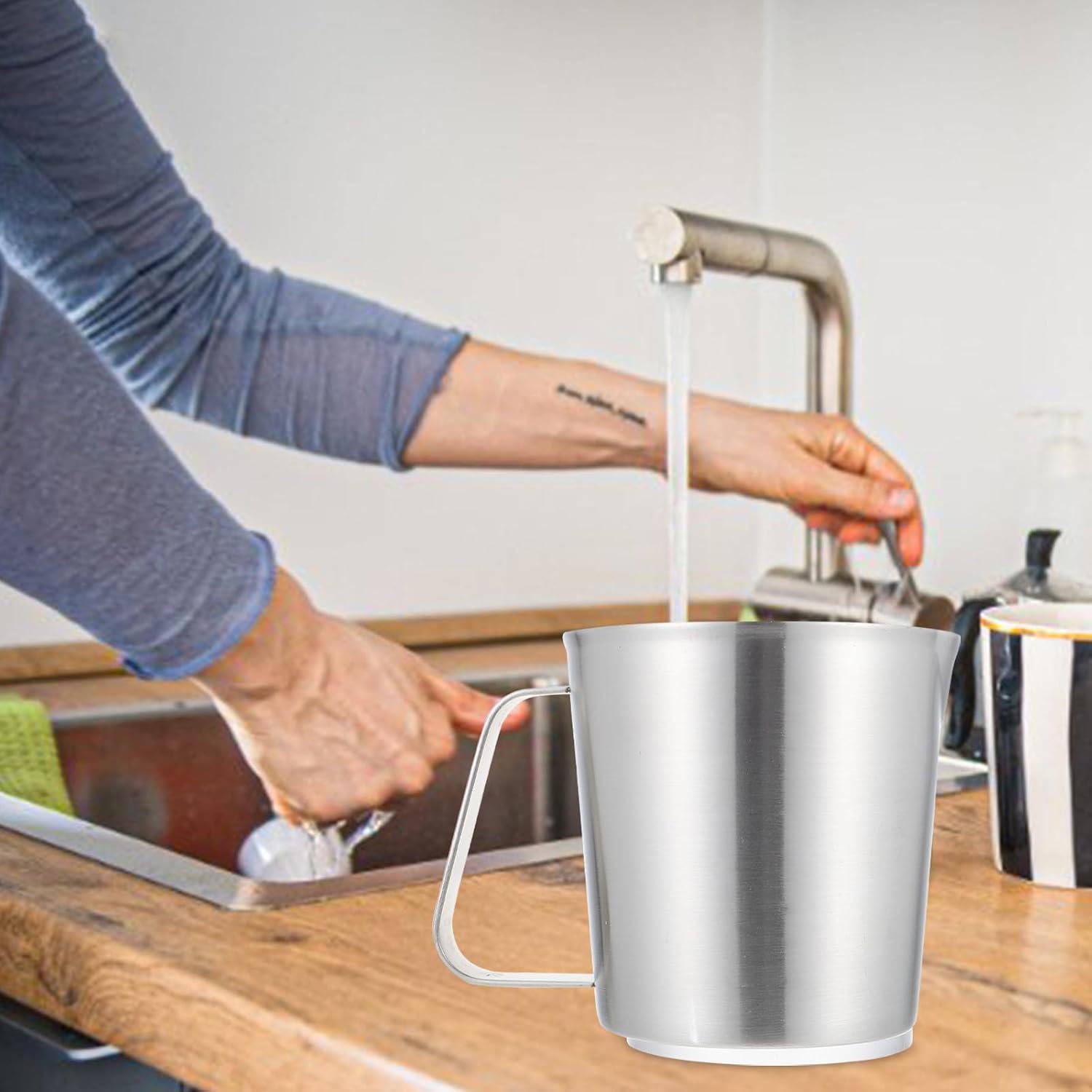 Measuring Cup with Graduated Scale and Spout Stainless Steel 700ml