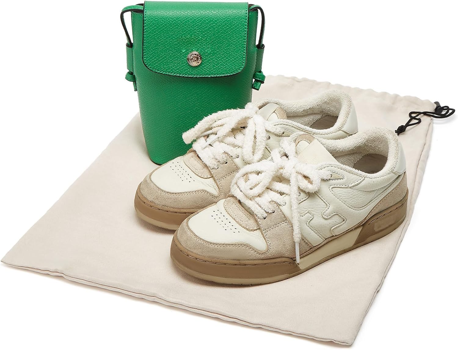 4 Sacs à Chaussures pour Voyage, Sacs à Chaussures pour Hommes et Femmes, Sac à Chaussures avec Cordon de Serrage, 45 × 35 cm, Sacs à poussière pour Les Voyages, Le Sport, Le Camping et Le Rangement