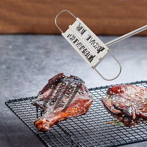 Miniatura 8 de Hierro de marca BBQ con letras intercambiables y un práctico dibujo, ideal para marcar filetes, hamburguesas y pollo (1)