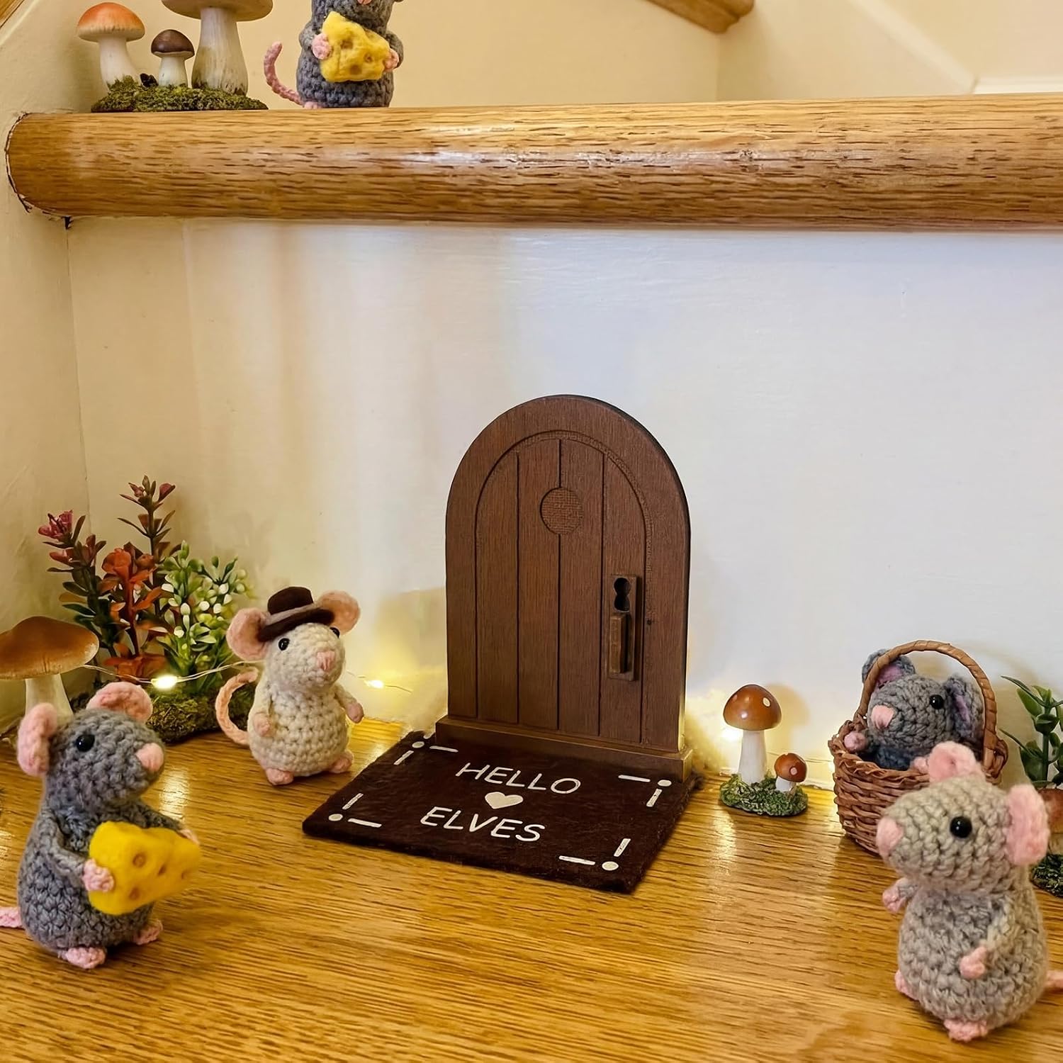 Dansydaisy Fairy Door Kit Mini Wooden Mouse Entry with Rug Wall