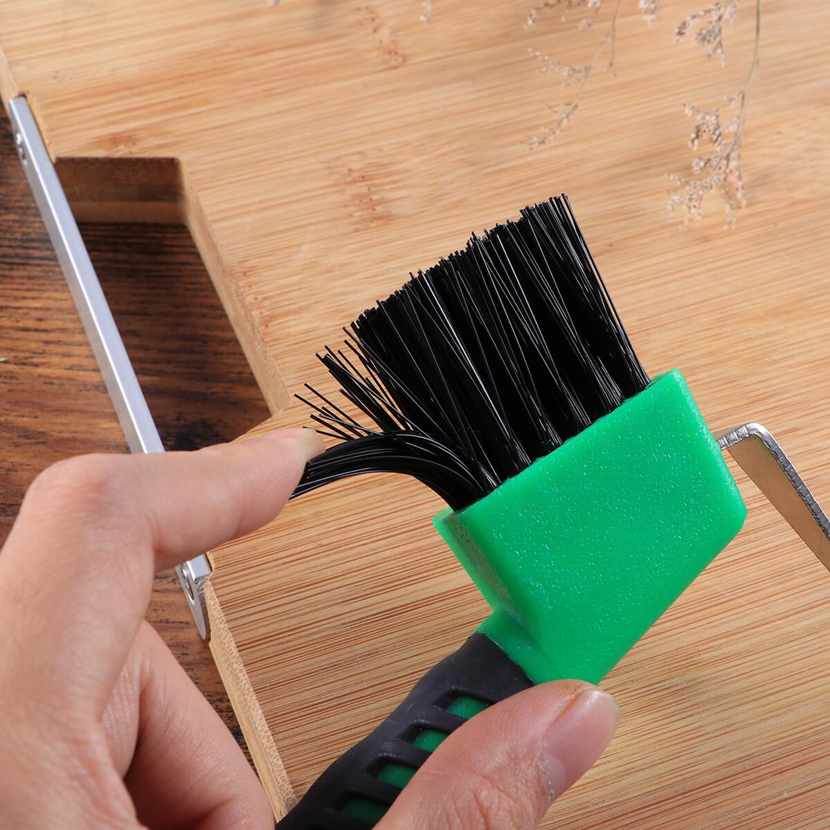 Ergonomic Rubber Grip Horse Hoof Pick with Built Brush Heavy Duty Rust-resistant Hoof Cleaning Tool for Efficient Dirt Removal and Daily Grooming Random Color - image 3