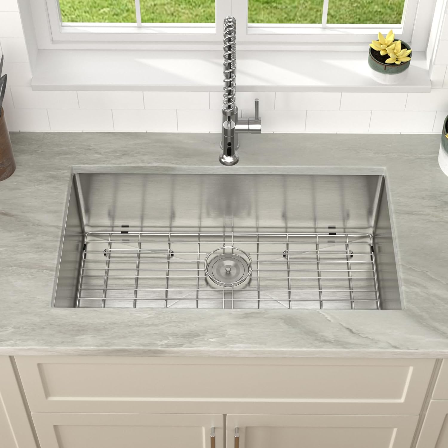 Dcolora 32 Inch Undermount Kitchen Sink 16 Gauge Hand welding 304 Stainless Steel Classic Brushed Large Single Bowl Kitchen Sink, Round Corner 32"x19"x9" DC-U7743
