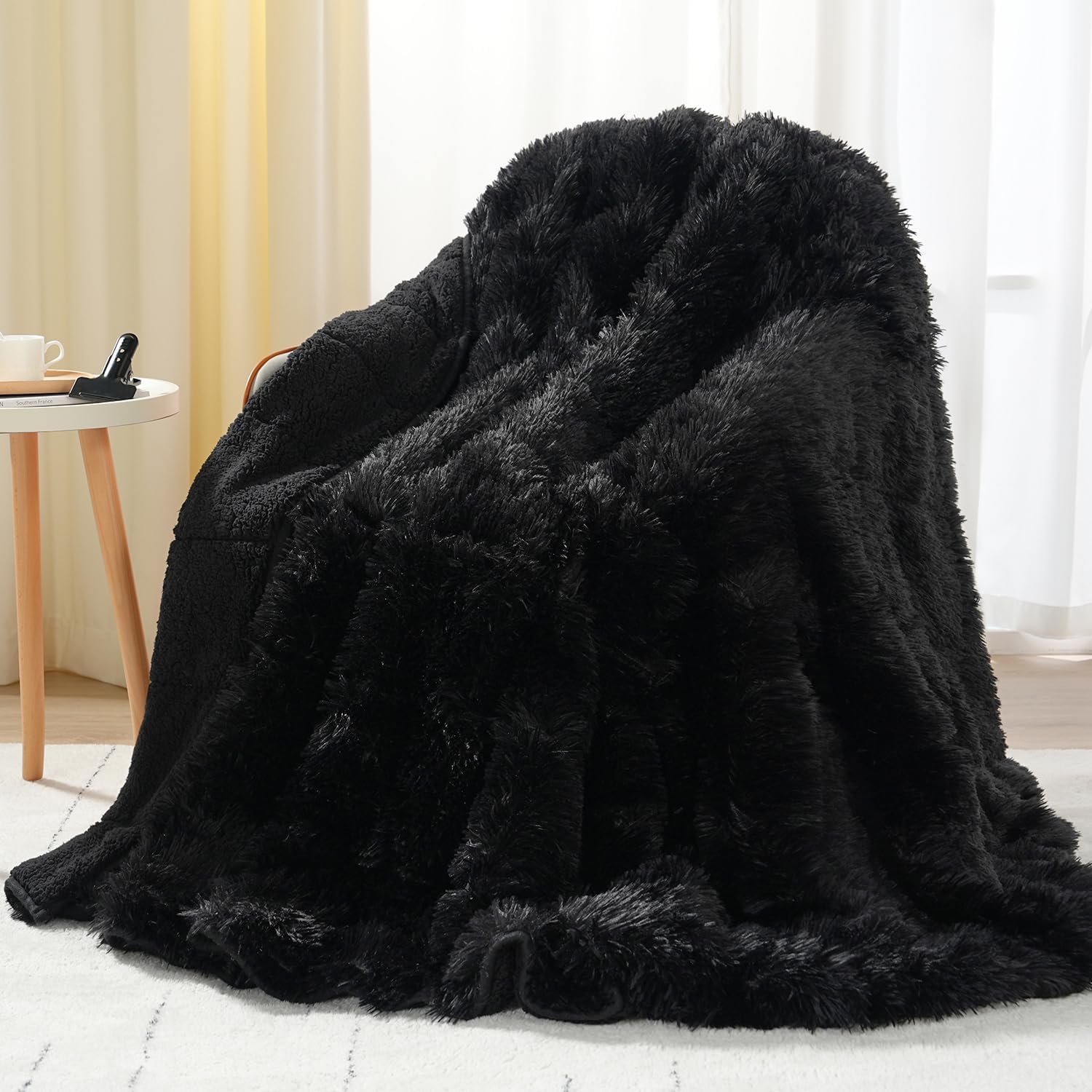 Uttermara Shaggy Faux Fur Weighted Blanket Queen Size, 15 lbs Long Fur Sherpa Soft Fluffy Bed Blanket for Adults, Ultra Cozy Warm Sherpa Throw Full/Queen Size Sofa Bed Blanket, 60 x 80 inches, Black