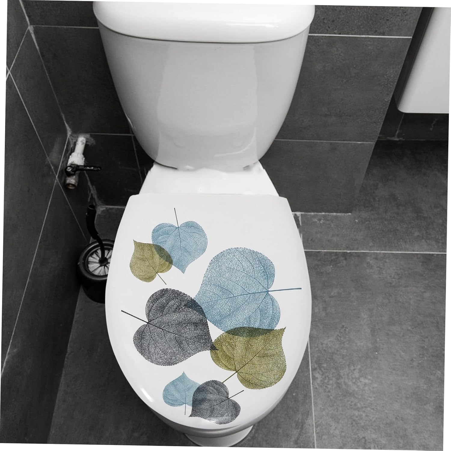 Plastic Toilet Seat Cover Fit Durable Easy to Clean Standard Comfortable Design for Bathroom Use Housewarming Gift Floral Print Design