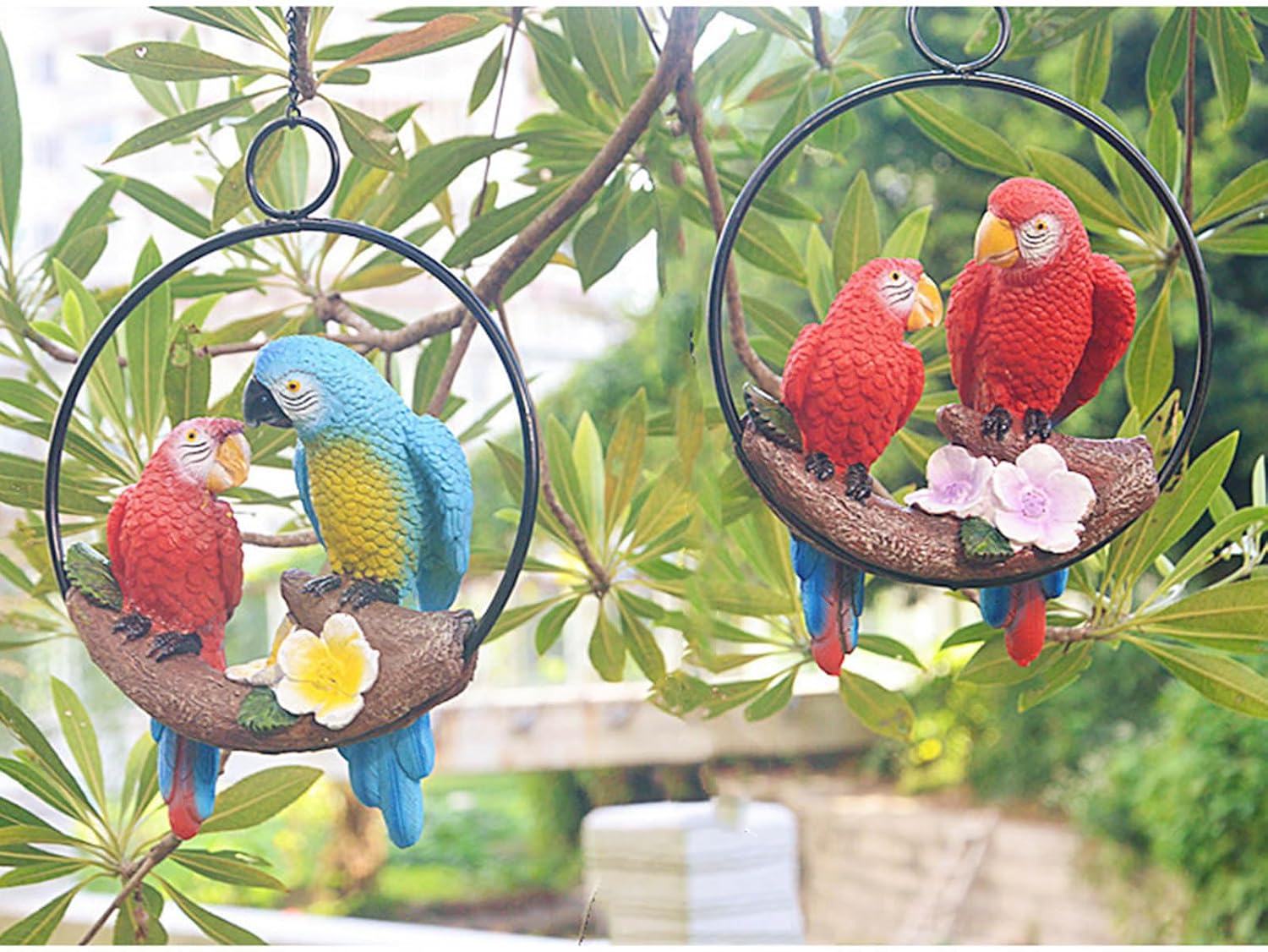 ordinarYone Small Iron Rings Macaw Parrots Hanging Ornament with Simulation Detail Garden Yard Decoration For Indoor And Outdoor Use