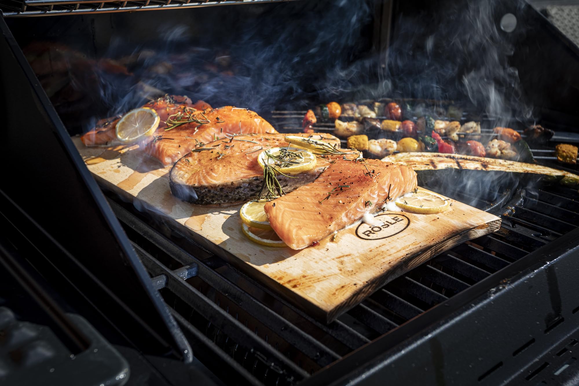 RÖSLE Planche à barbecue en bois de cèdre, set de 2, arôme fumé