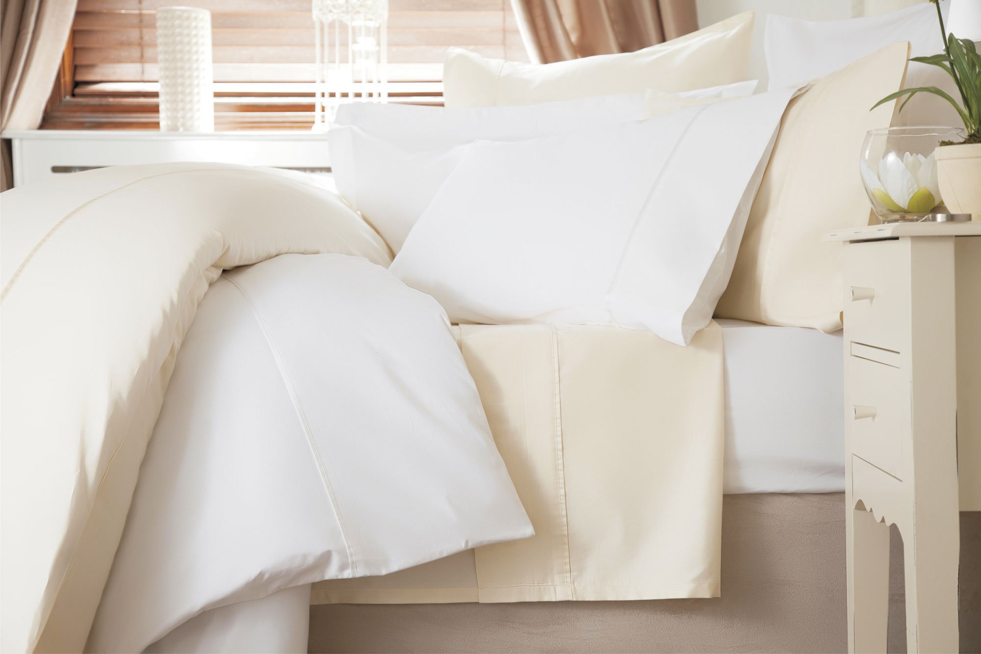 Belledorm Ivory 600 Thread Count 100% Cotton Sateen Double Duvet Cover In
