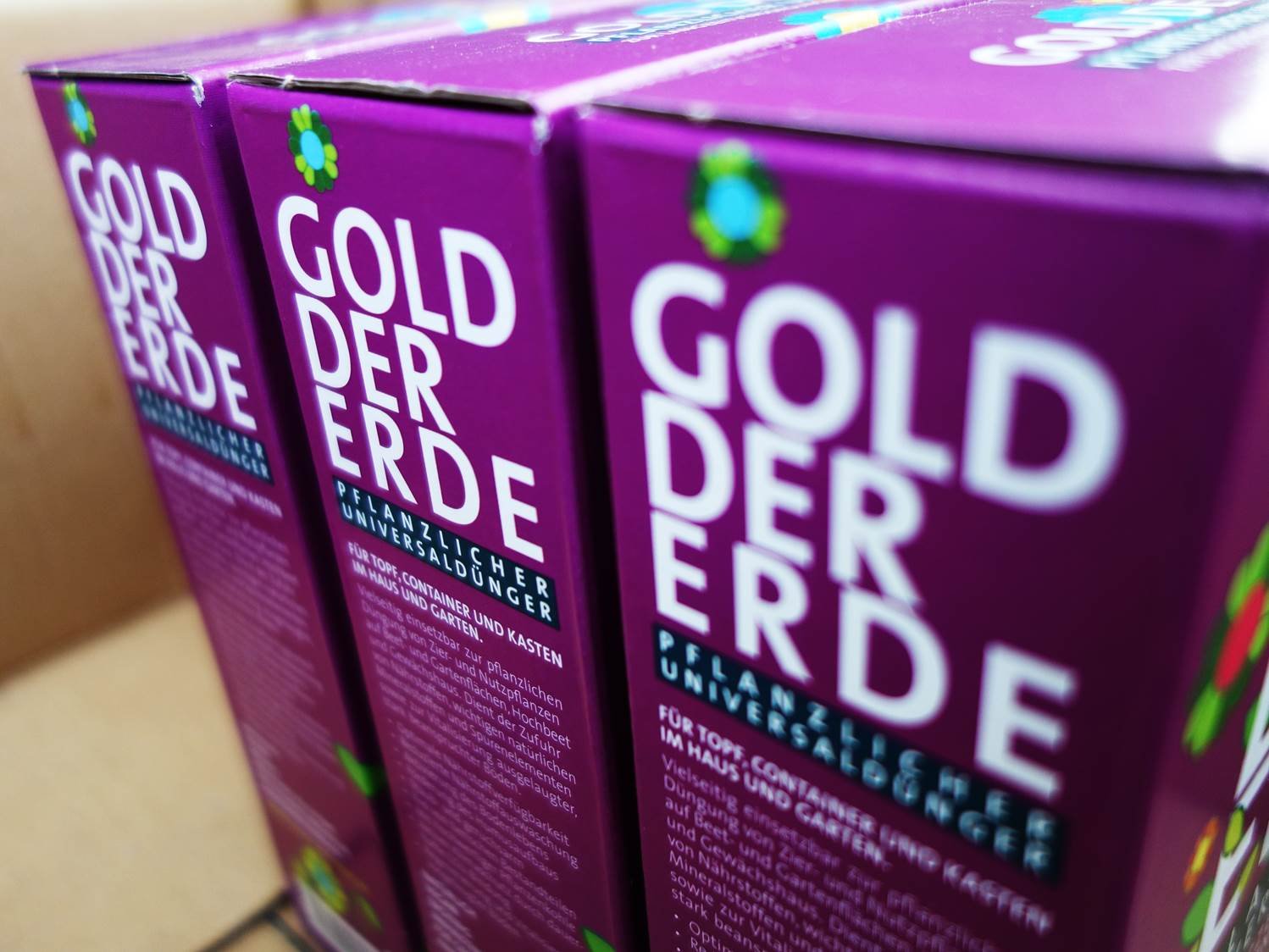 Gold der Erde Vegetable universal fertiliser (0.75 kg) - organic vegan  fertiliser for all ornamental and useful plants based on biologically  activated biochar and Terra Preta : Amazon.de: Garden