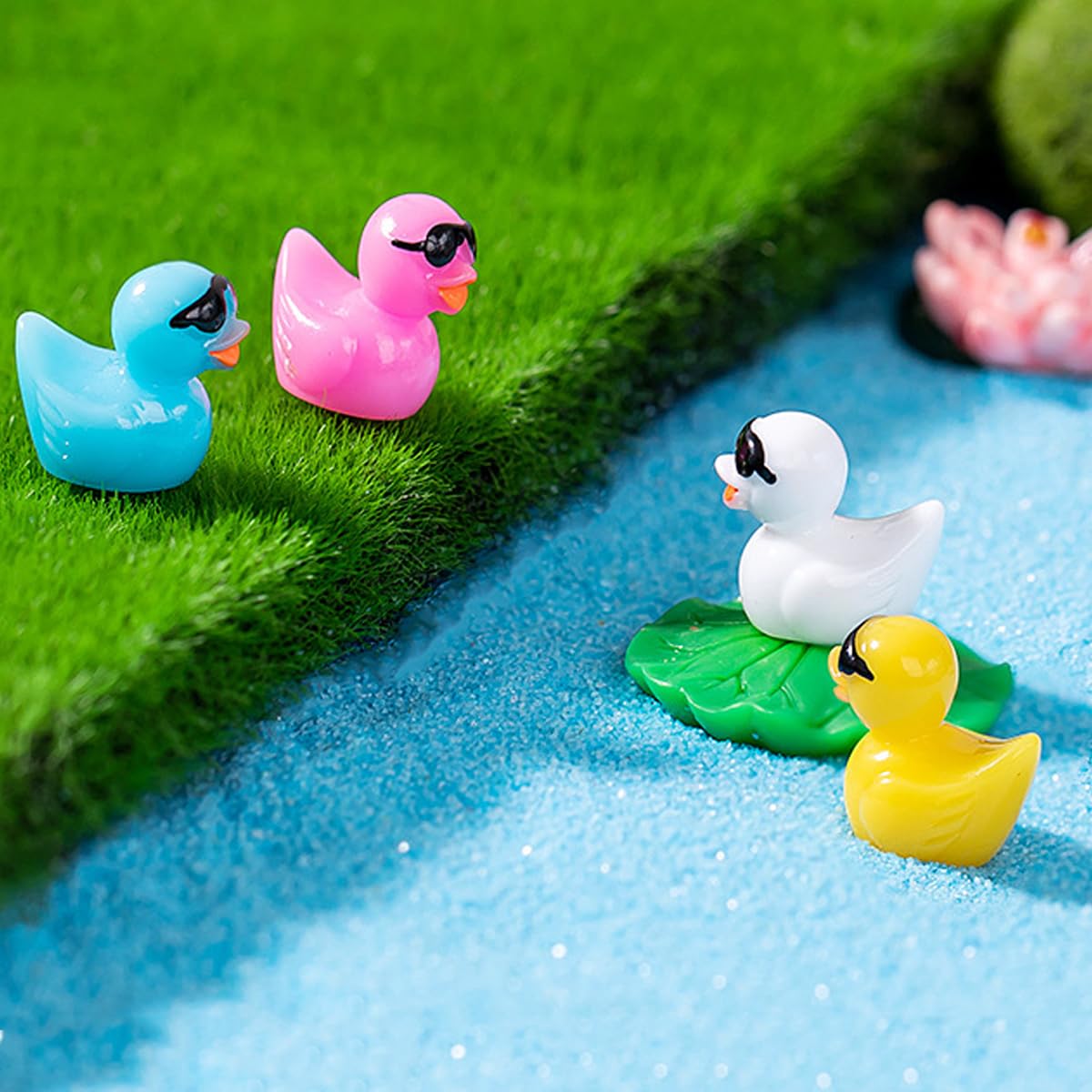 Amazon.com: 110 Pcs Mini Resin Ducks with Sunglasses, 11 Colors