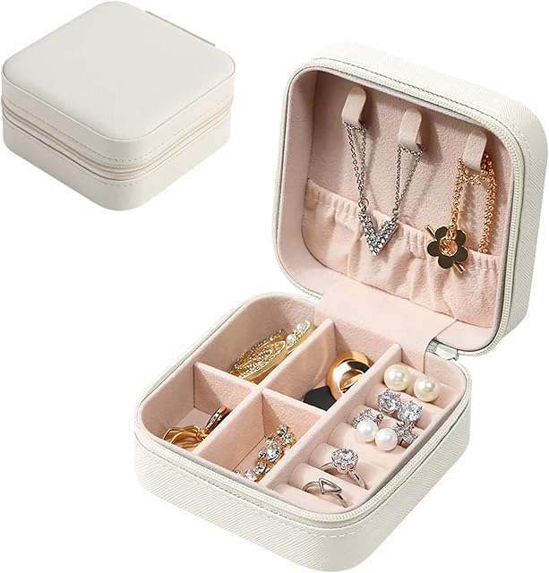 Eucomir Jewellery Box for Women, Mini Portable Jewelry Box Organiser,PU Leather Jewlerrying Display Holder, Small Travel Jewellery Box for Girls, Women, Mother, Daughter,Pearl white, 12UF010W