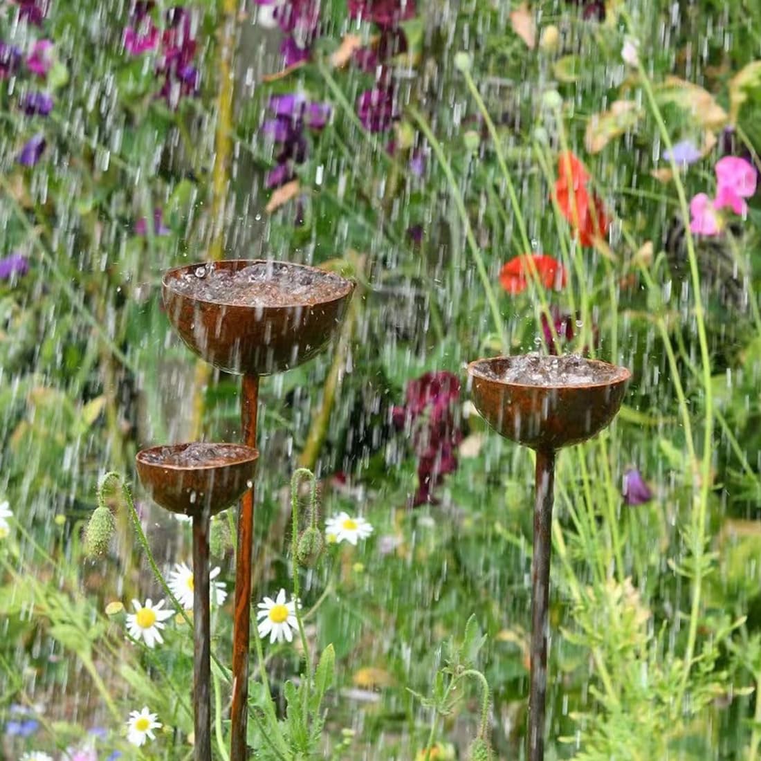 3Stück Regenfänger Gartenstecker Rost, Insektentränke Garten, Wassertränke für Vögel, Bienentränke für den Garten, Wassertränke für Vögel, Metall Gartendeko Rost für Draußen 60cm