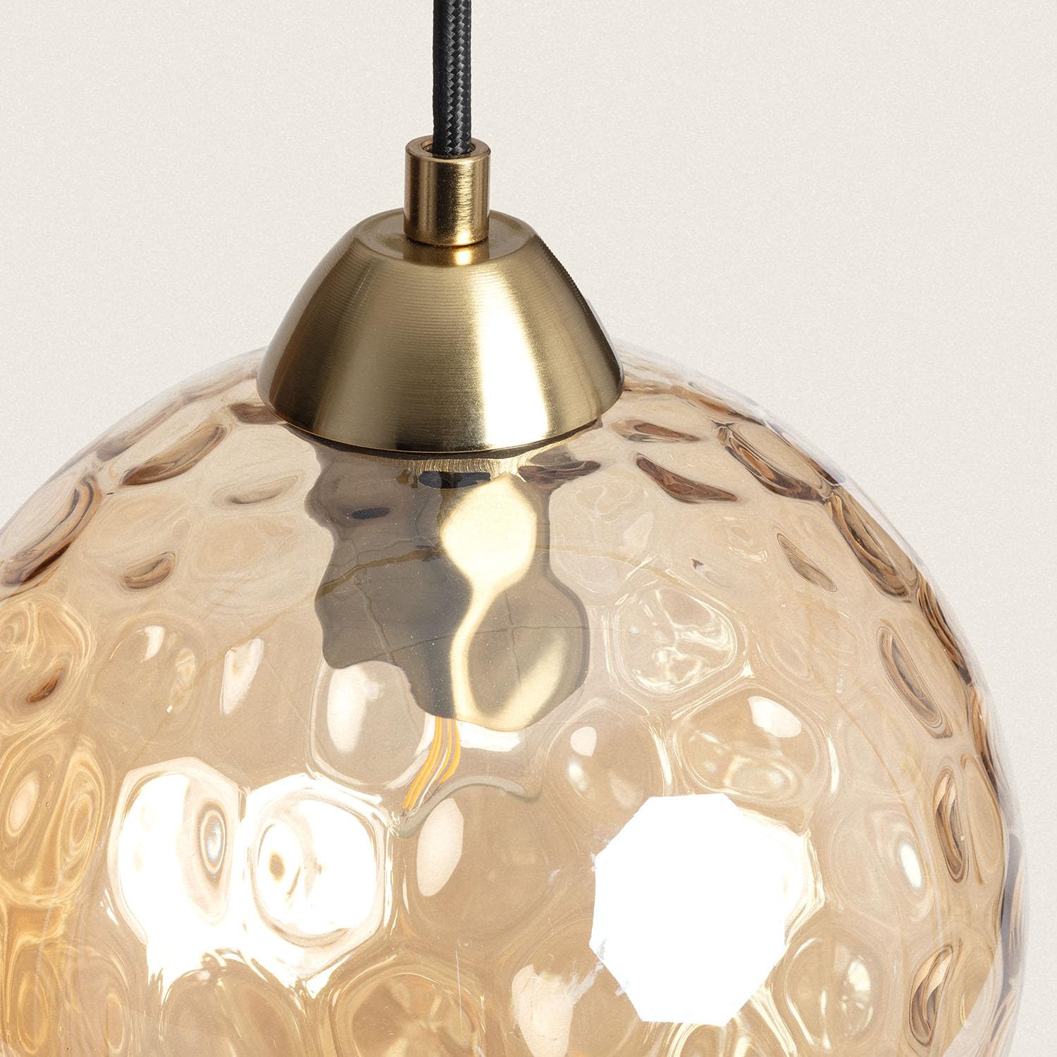 LEDKIA Lampada a Sospensione Vetro Cornelio Ambra | Design Elegante Anni '20 | Compatibile con Lampadine E27 | Metallo e Vetro Resistente | Per Cucina, Soggiorno