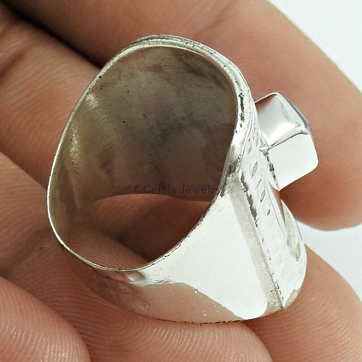 Anello a fascia genuino in onice nero, argento massiccio, anello a forma quadrata taglio sfaccettato in pietra nera, gioielli fatti a mano unisex, regali da donna uomo, regali per la festa del papà