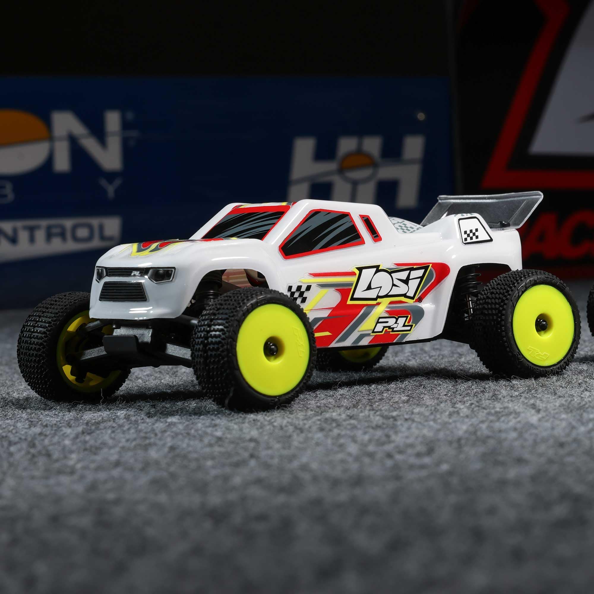 Amazon.com: Losi Micro-T 1/28 2 Wheel Drive White RTR LOS-1392T1