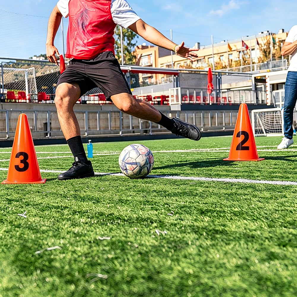 BENECREAT 10 Stück Set nummerierte Hütchen 130x130x230mm Länge orange Trainingsmarkierungen langlebige PVC Sport Hütchen mit Zahlen für Fußball Agilitätstraining
