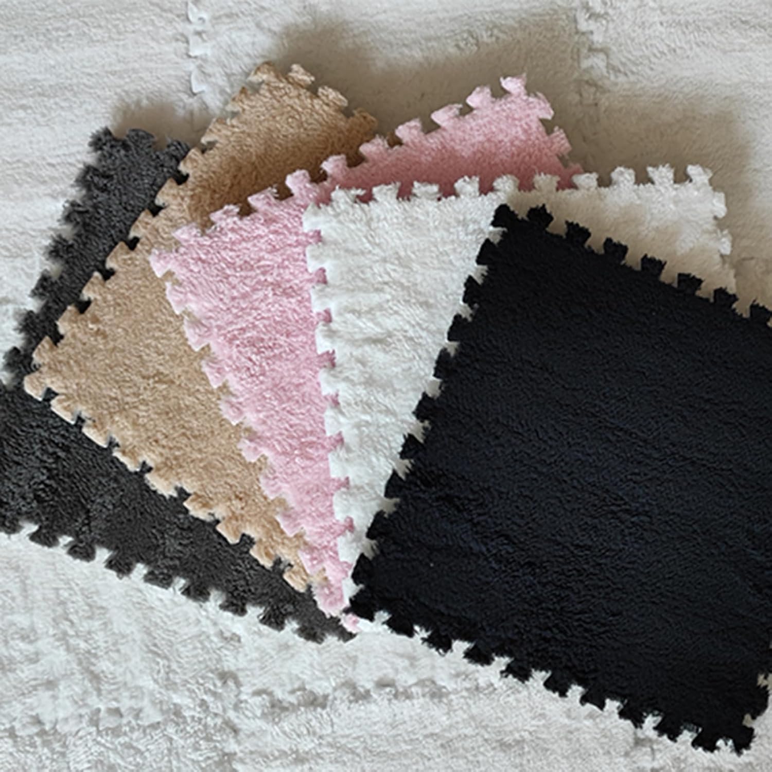 10 Stück Plüsch-Patchwork-Schaumstoff-Bodenmatte, quadratische ineinandergreifende Matten, Puzzle-Schaumstoff-Bodenmatte(White+Gray)