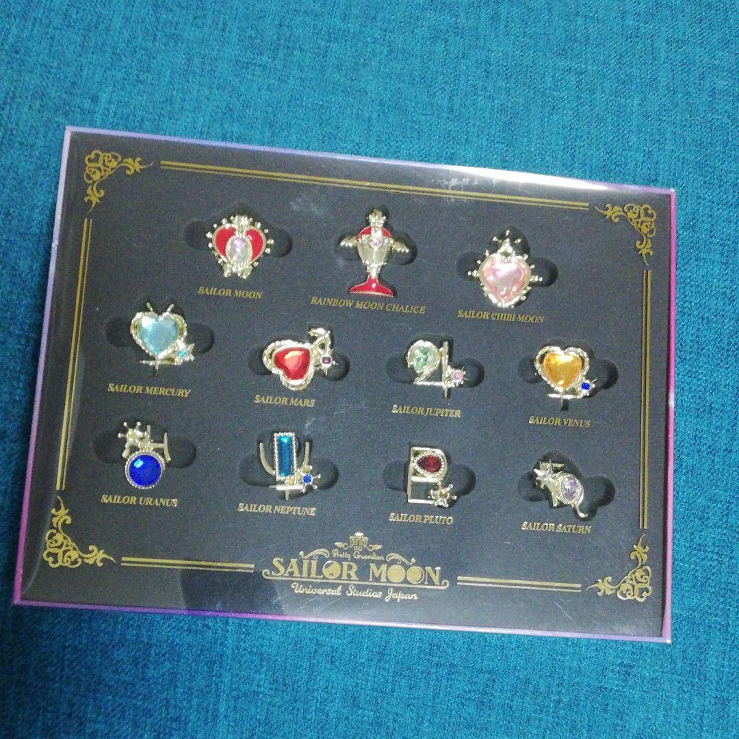 セーラームーン ピンズコレクション