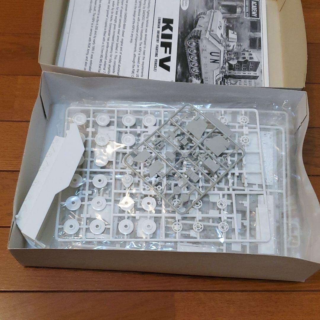 Amazon | アカデミー1/35スケールモデル 韓国戦車 KIF V 国連軍