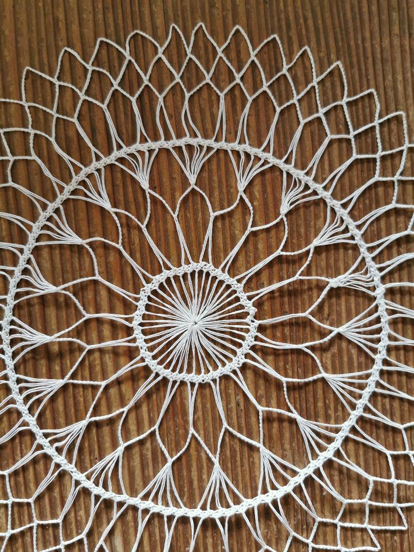 アンティークイタリア 花火の様な線状レース まろやかなアイボリー刺繍糸ドイリー Amazon.co.jp: アンティークイタリア 花火の様な線状レース