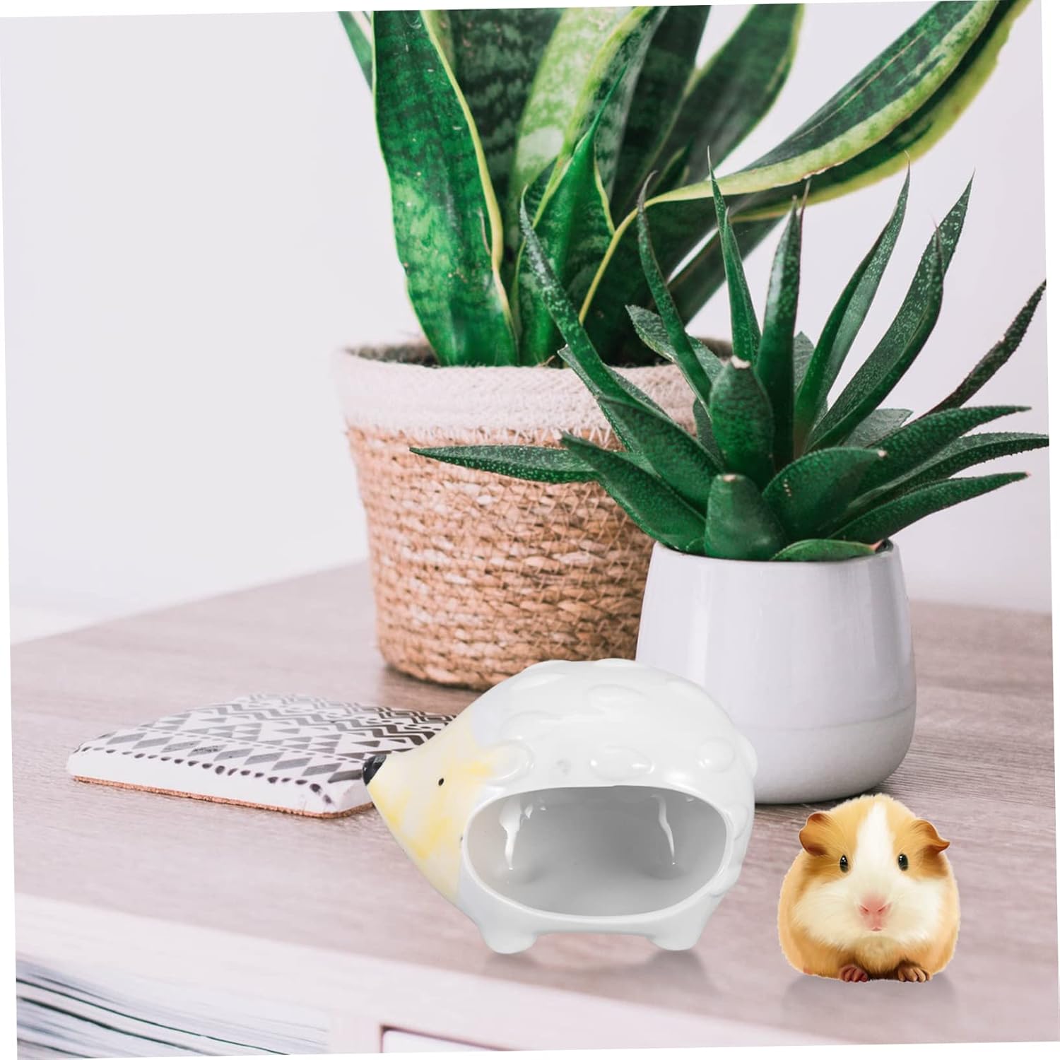 Large Ceramic PET Nest for Guinea Pig Hamster and Hedgehog Summer Cooling Hut Insulation for Small Animals PET House for Indoor and Outdoor Use