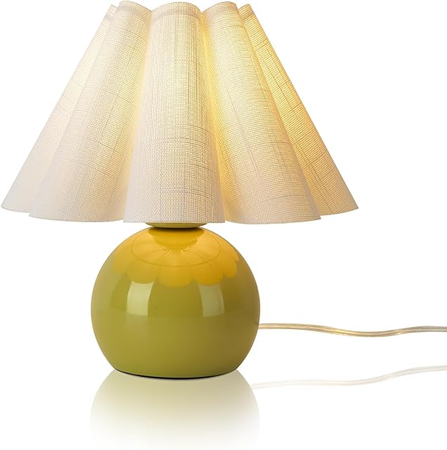 Ziqqeelam Petit lit vert Mini Lampe de table pour chambre, Lampes pour petite chambre pour table de nuit, Mignon Mini Lampes de table pour les petits espaces avec chambre à coucher en forme d'ombre, salon, dortoir pour enfants, cuisine