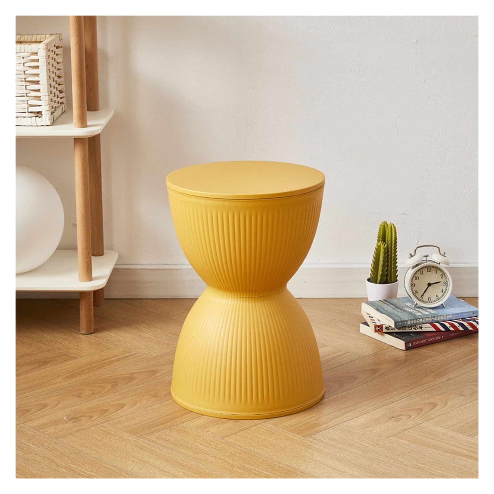 Tabouret bas rond en plastique modèle B pour entrée et salon