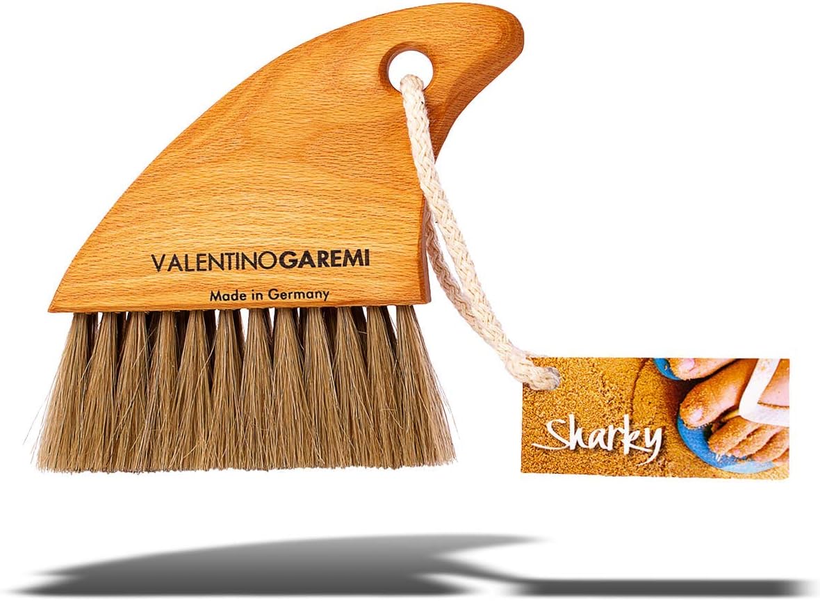 Beach Sand Brush – Soft Horsehair Body & Feet Sand Remover – Wooden Handle with Strap – Gentle Skin Cleaning Tool – Made in Germany