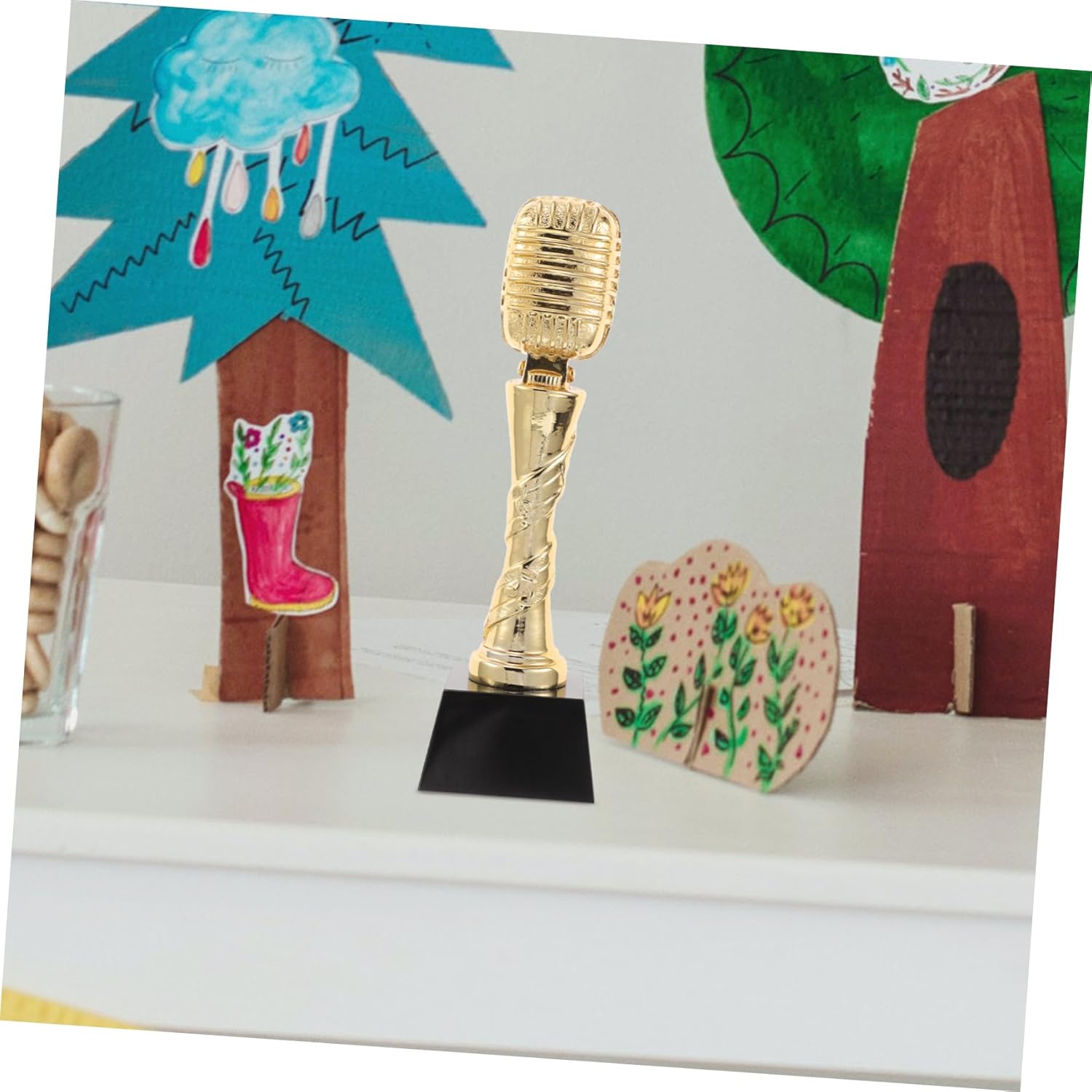 Microphone Trophy for Singing Events Creative Award for Boys and Girls Competitions Lightweight and Vivid Design for Karaoke Parties and Music Decorations