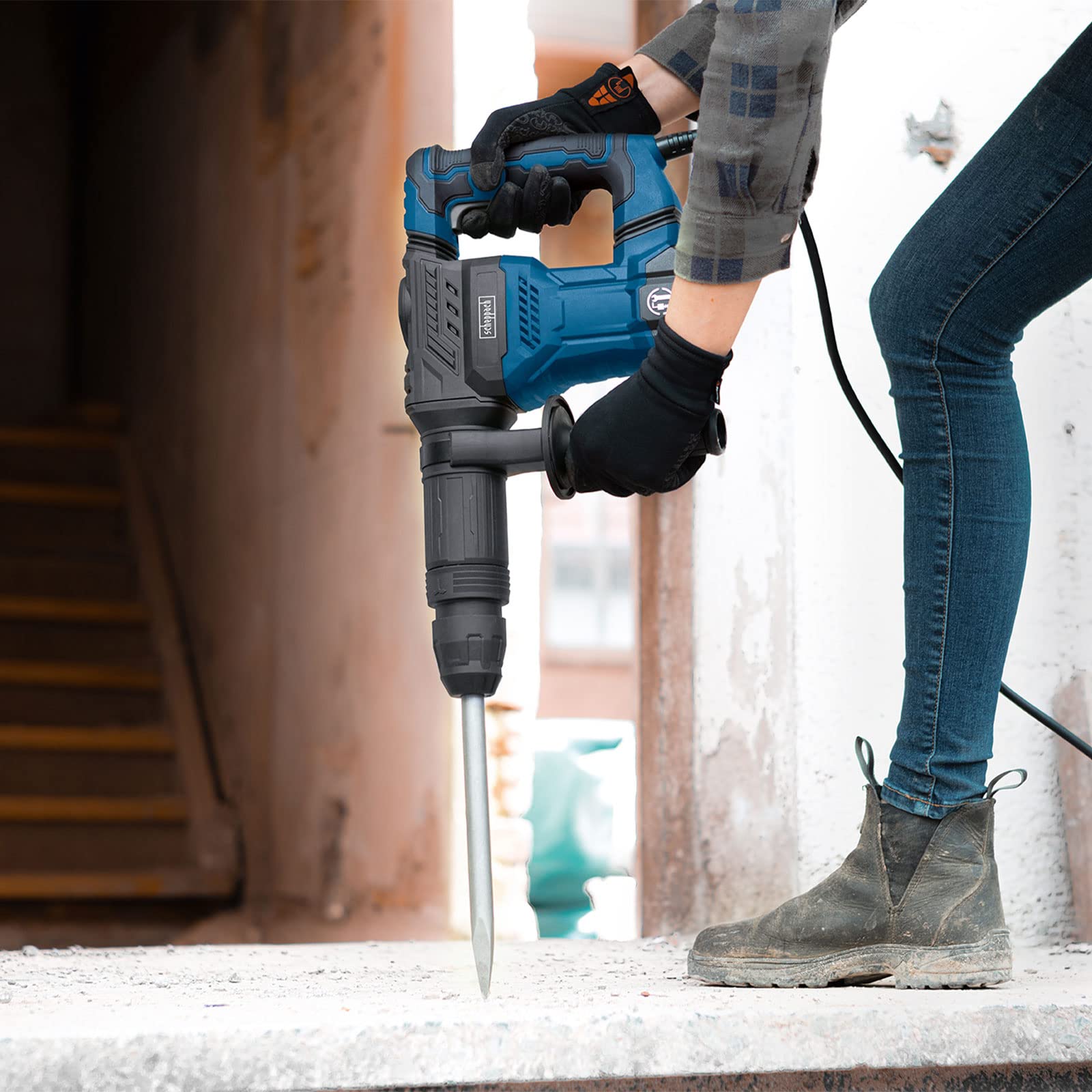 Scheppach Abbruchhammer AB1500X Betonhammer mit Transportkoffer & 3m Kabel | 20J Schlagkraft | 1300W Leistung | SDS-Max-Aufnahme | 4100 BPM | Zusatzgriff 360° | 6kg leicht | inkl. Spitz- & Flachmeißel