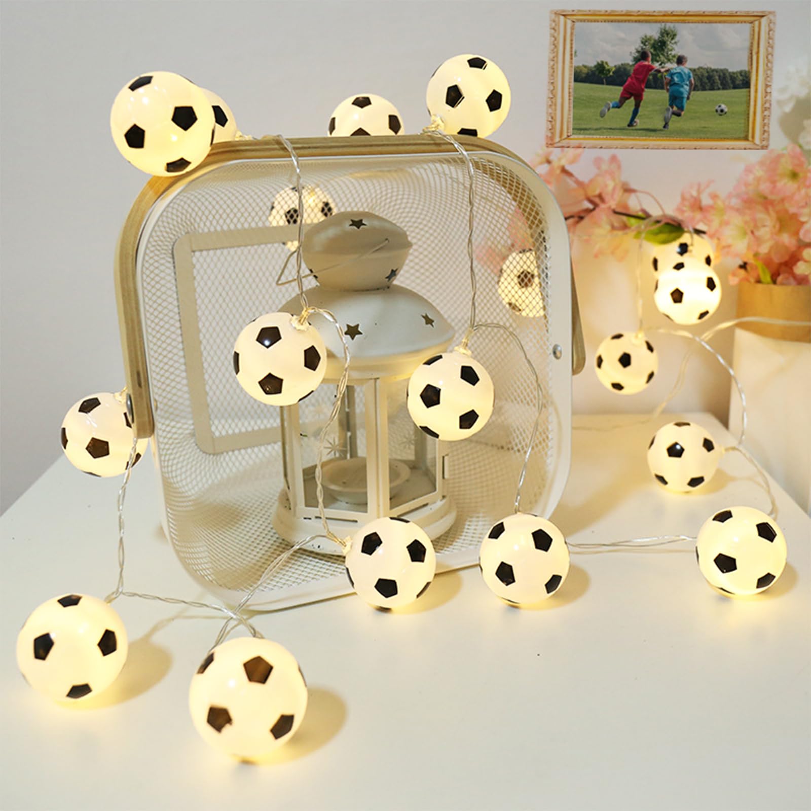 Fußball-Lichterkette, 20 LED-Kugeln, 3 m USB-betriebene Fußball-Themen-Lichterkette, warmweiß, perfekte Fußball-Dekorationen für Sportfans, dekorative Beleuchtung für den Innenbereich