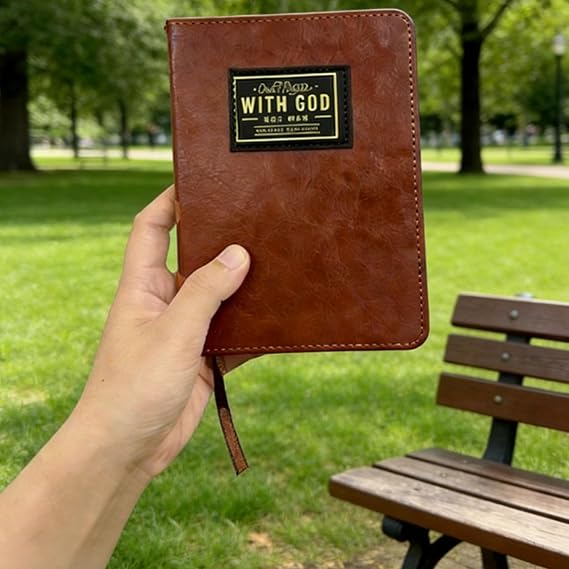 One Minute with God for Men, 365 Days of Daily Prayer Brown Book, Daily Devotional and Prayer Journal, 2026 New Bible Prayer Tracking Diary